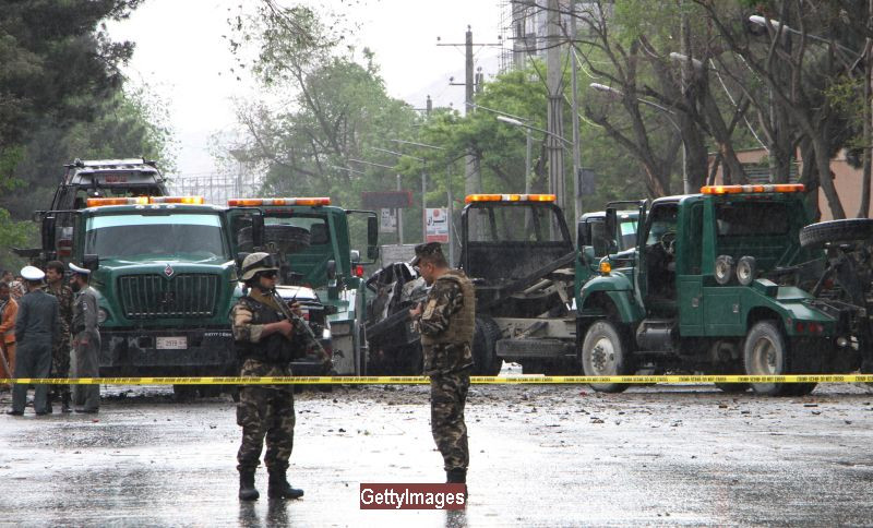 Atac cu masina capcana in Kabul: 80 de morti