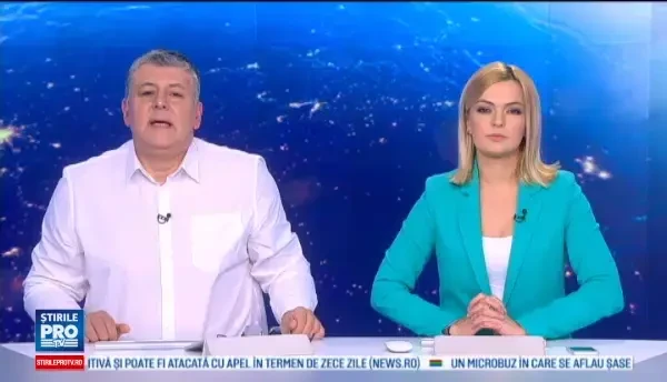 O conducta prin care circula apa a explodat in Ucraina. Mai multe masini au fost avariate, iar geamurile s-au spart. VIDEO