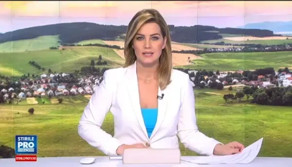 Taranii din Viscri au invadat curtea casei Printului Charles cu branza, mezeluri, miere si gemuri