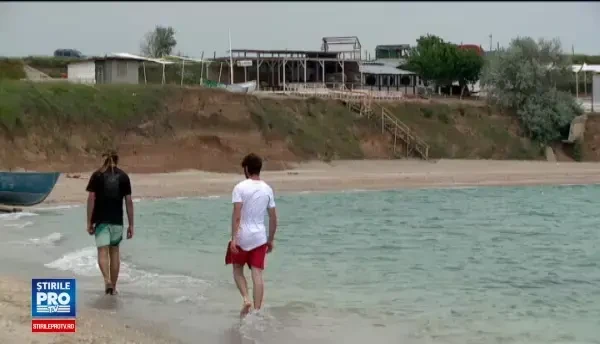 Vama Veche, asaltata de turisti in minivacanta de Rusalii. Cu cati bani au venit la ei tinerii