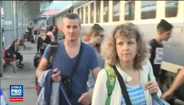 Coloana de masini de 1 kilometru la Comarnic. Turistii care pleaca spre munte vineri mai pot gasi locuri de cazare