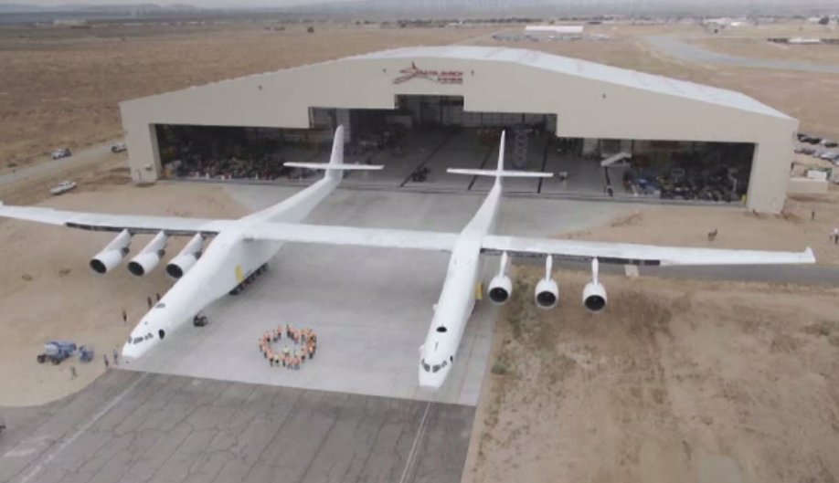 Cel mai mare avion din lume a aparut pentru prima data in fata publicului. La ce va fi folosit
