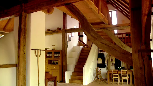 Viscri, satul model al agro-turismului romanesc, unde inca se mai practica meseriile demult uitate