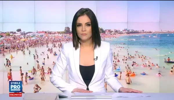 Zeci de mii de romani au ajuns pe litoral in vacanta de Rusalii. Mamaia si Vama Veche, la fel de aglomerate ca in plin sezon