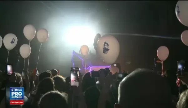 Smiley in lacrimi pe scena, la concertul care a marcat 10 ani de cariera solo. E prima data cand patesc asta