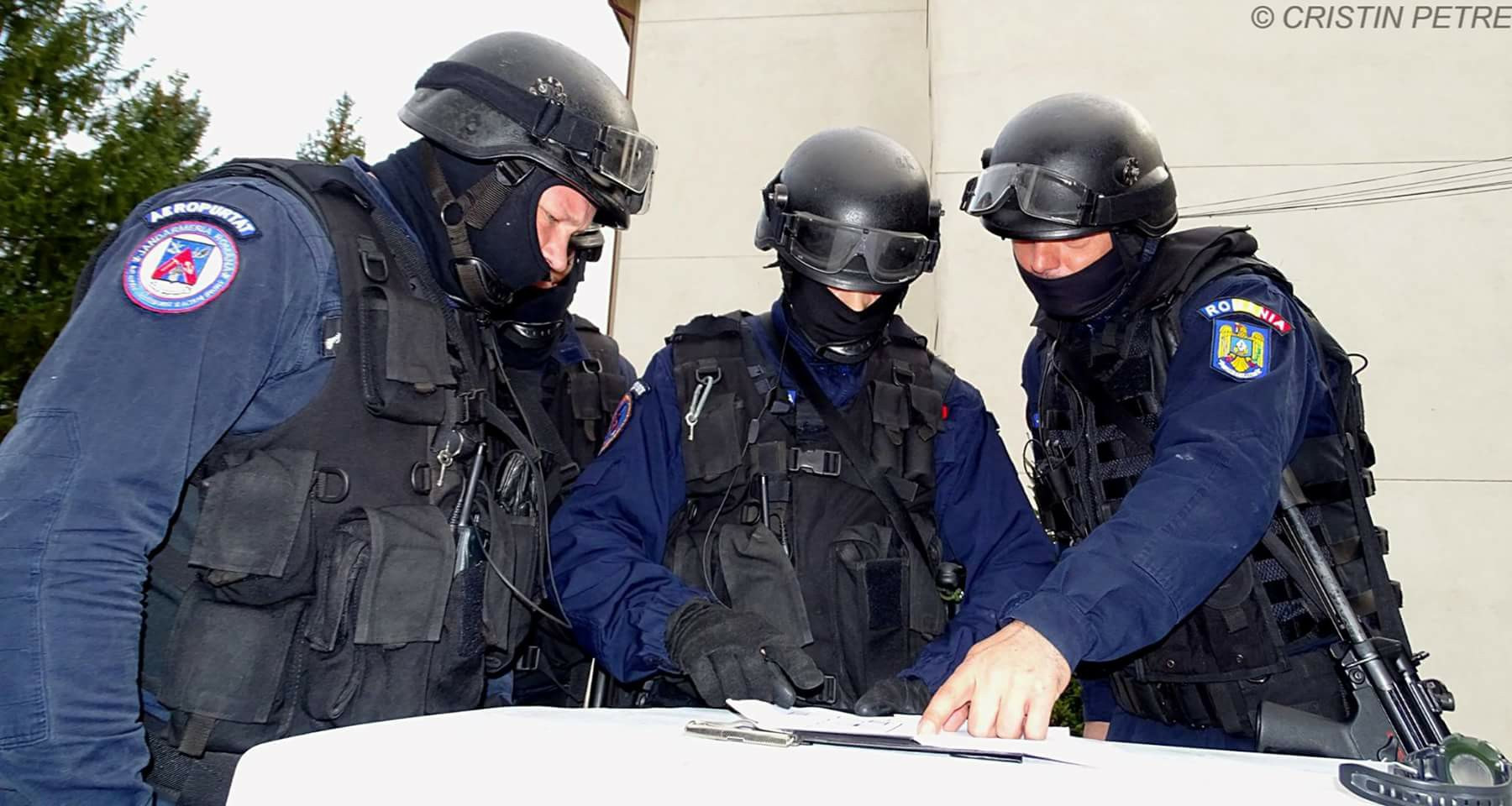 Statiunea Cheia, aparata de patrule de jandarmi in vacanta de Rusalii. Oamenii se tem de un urs care a facut prapad in curti