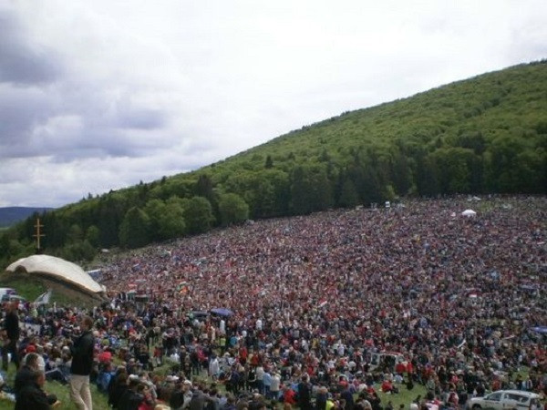 Presedintele Ungariei, Ader Janos, a venit in Romania, la pelerinajul de la Sumuleu Ciuc
