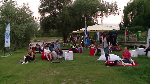 TIFF 2017 a scos din nou oamenii din case. Adultii au urmarit "Incidentul de la Hilton", iar copiii au facut desene animate