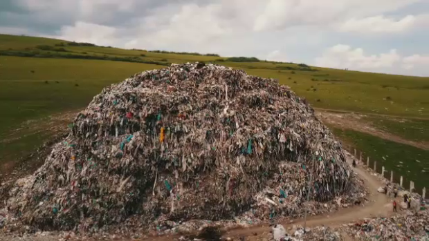 Situatia absurda din Vaslui, unde groapa ecologica de gunoi de 40 mil. EUR zace nefolosita. In ce s-au incurcat autoritatile