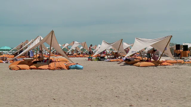 Inceput de sezon profitabil la Mamaia si Vama Veche. Turistii au cheltuit cate 50 de euro pe zi in vacanta de Rusalii