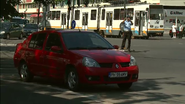 Modificarea majora care ar putea fi facuta in Codul Rutier. Cine va mai avea dreptul sa aplice amenzi si sa ridice permise