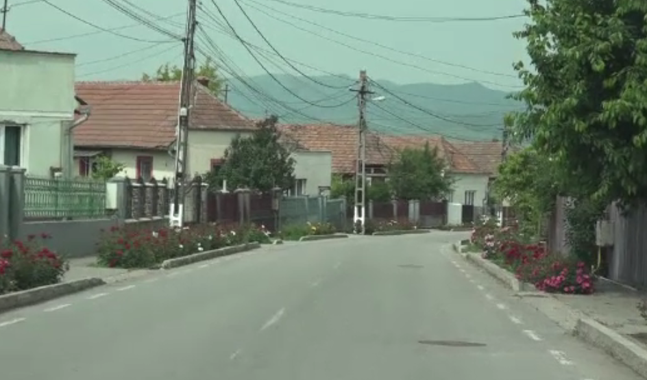 Comuna din Romania pentru care oamenii abandoneaza orasele. Pretul unei locuinte porneste de la 30.000 de euro