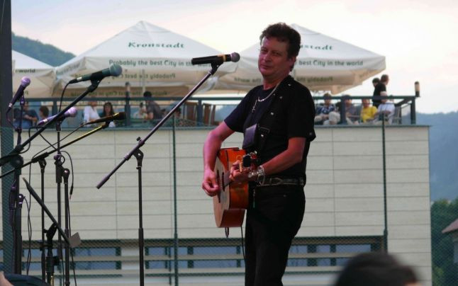 Octavian Bud, cantaret de muzica Folk, a murit la 59 de ani. "Acum aflu ca nu mai e printre noi"