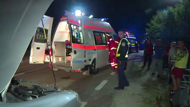 Accident grav in Gorj. Un barbat care s-a imbatat si a vrut sa mearga acasa pe bicicleta a sfarsit izbit de o masina