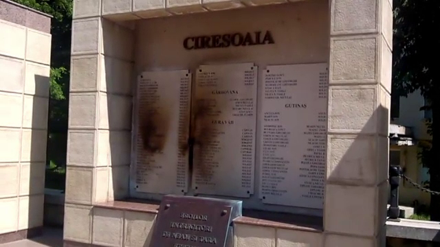 Un monument inchinat eroilor cazuti in Primul Razboi Mondial a fost vandalizat. Reactia primarului