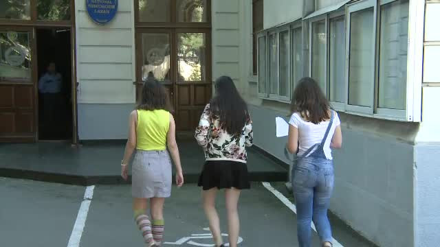 BACALAUREAT 2017. Absolventii au sustinut marti proba de evaluare a competentelor lingvistice la limba romana