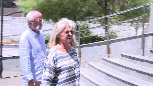 A furat diamante si rubine de 300.000 de euro si le-a vandut cu 10.000 de lei. Pagubita: "Au mai mult valoare sentimentala"