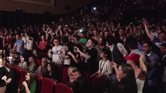 TIFF 2017: 800 de persoane au urmarit proiectia "Regele Manelelor", apoi au dansat neintrerupt pe manele