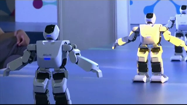 Chinezii si-au deschis propriul targ de tehnologie. Investitor: "Inteligenta artificiala va inlocui oamenii"