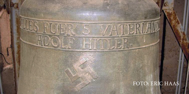 Scandal in jurul inscriptiei de pe clopotul unei biserici. De ce oamenii spun ca "are un efect negativ" si ar trebui distrus