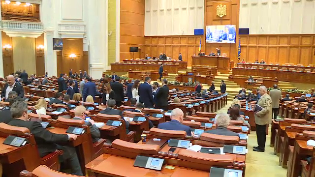 Augustin Lazar i-a solicitat lui Klaus Iohannis sa sesizeze CCR privind Legea Salarizarii. De ce nu ar fi constitutionala