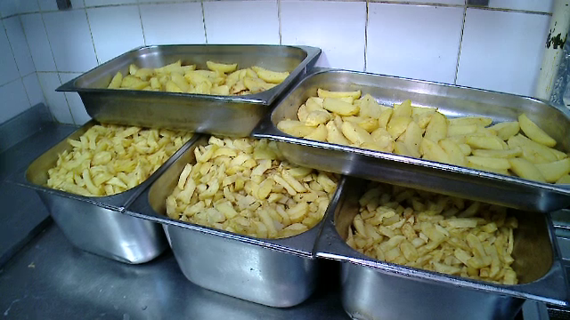 Un roman mananca anual aproape 100 de kg de cartofi. Secretul care i-a adus faima unui restaurant din centrul Capitalei