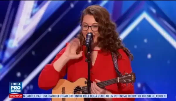 Tanara care cucerit publicul de la America are talent, cu toate ca si-a pierdut auzul acum 10 ani. Cum reuseste sa cante