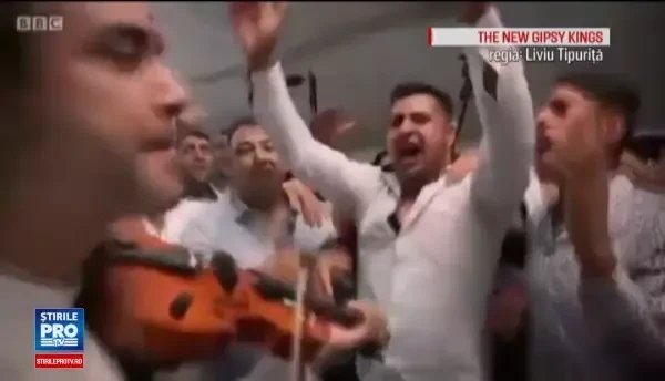 TIFF 2017: 800 de persoane au urmarit proiectia Regele Manelelor, apoi au dansat neintrerupt pe manele