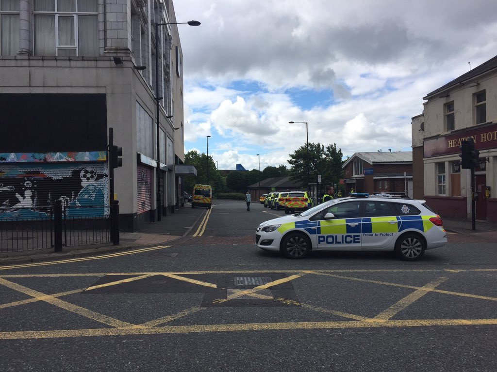 Luare de ostatici in Marea Britanie. Politistii sustin ca atacatorul este singur in cladire, dupa ce a eliberat ostaticii