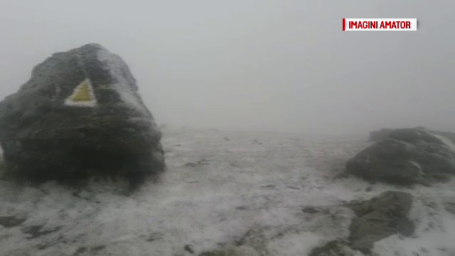 Vreme de iarna in plina vara, dupa ce ninsoarea a pus stapanire pe muntii Bucegi. Ce sunt sfatuiti cei care vin la munte