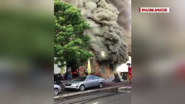 Momente de panica printre locatarii unui bloc din Targu Mures. Toti au fost evacuati dupa ce a izbucnit un incendiu