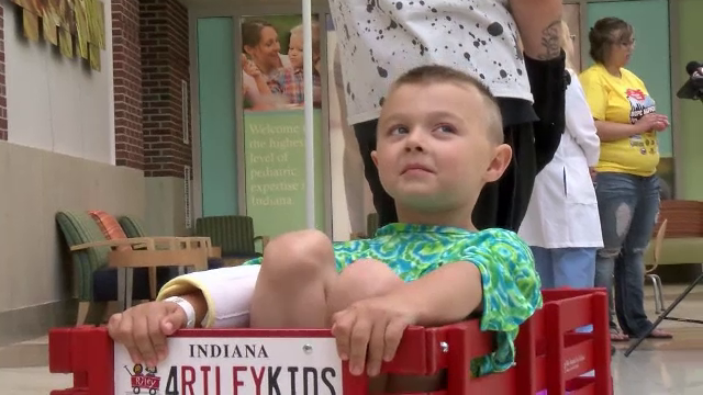 Un copil din SUA a scapat miraculos, dupa ce un proiectil de arma cu aer comprimat l-a lovit in cap. Cine se face responsabil