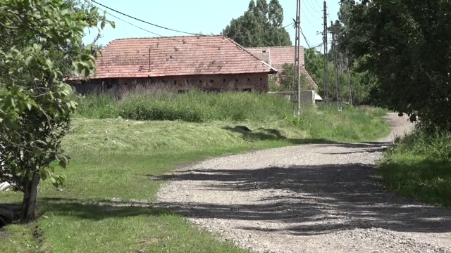 Barbat din Mures arestat preventiv pentru ca si-a omorat in bataie sotia. Ce spun vecinii despre cei doi soti