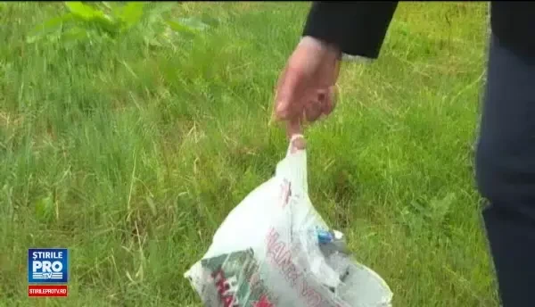 Gunoaie trimise prin posta celor care le arunca de un primar din Vaslui. Am vazut cutie de UE si am crezut ca sunt ajutoare