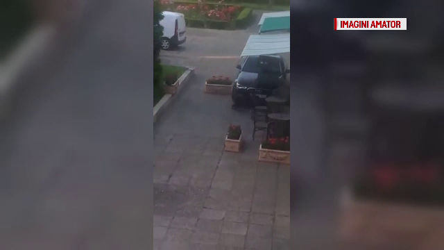 Barbatul care a intrat cu masina in terasa unui cazinou din Satu Mare s-a predat Politiei. De ce a fost atat de nervos