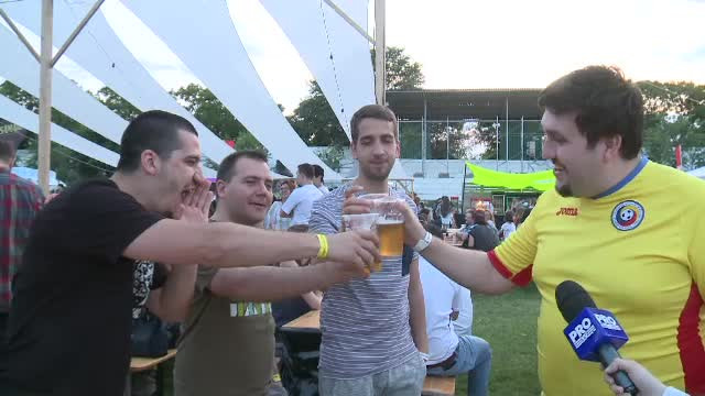 Sute de bucuresteni s-au distrat la un festival dedicat berilor de toate felurile: "E amara la inceput si placuta mai tarziu"