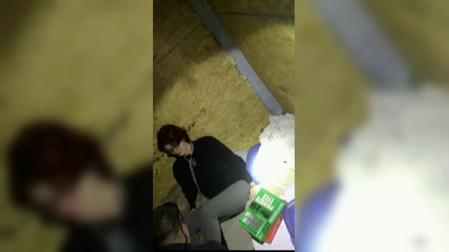 Imagini infioratoare cu momentul eliberarii unei femei, tinuta inchisa 2 luni intr-un container de un criminal in serie