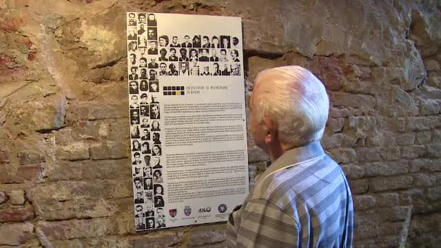Momente emotionante la muzeul din Bihor dedicat victimelor comunismului. Un fost detinut si-a recapatat locul in istorie