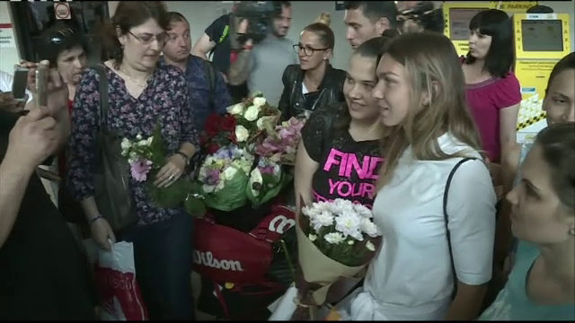 Simona Halep, primire calduroasa in Romania. Declaratii emotionante pe aeroport: "Am simtit ca vine sfarsitul lumii"