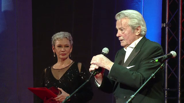 Alain Delon premiat pentru intreaga activitate la festivitatea de inchidere a TIFF 2017. "Sunt emotionat!"