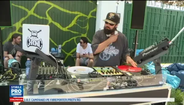 Muzica, arta, mancare naturala si mult verde. Festivalul Street Delivery a adus o oaza de verdeata in mijlocul Capitalei