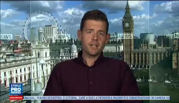 Un expert politic din Anglia si-a mancat in direct la Sky News cartea lui despre Brexit. Pariul pierdut de barbat