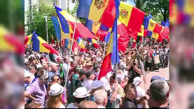 Proteste in R. Moldova. 24.000 de oameni au iesit in strada pentru a se opune unui proiect de reforma a sistemului electoral