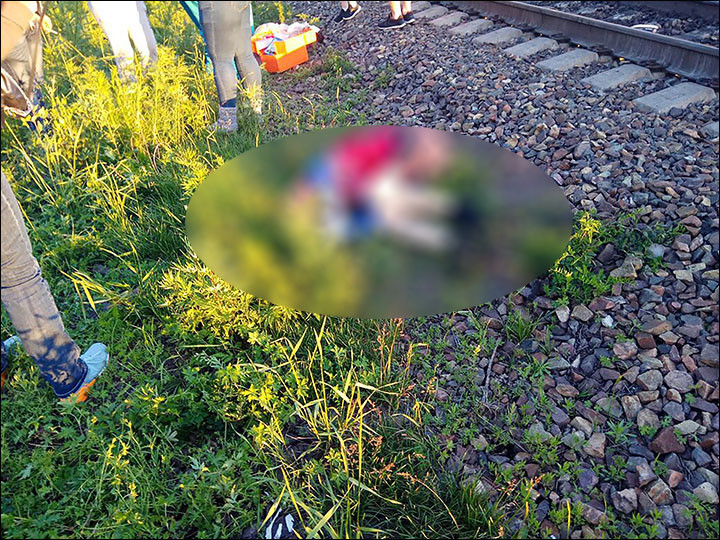 Trei copii au murit in Rusia, in timp ce isi faceau un selfie pe calea ferata. Martorii spun ca trenul i-a taiat in doua