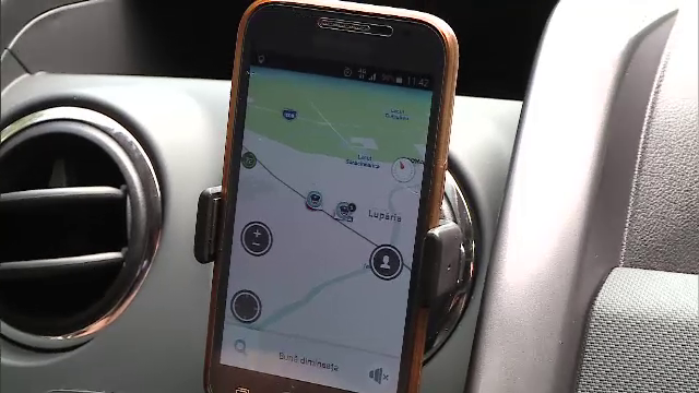 CNAIR vrea sa ii prinda pe angajatii care nu astupa gropile cu ajutorul Waze. Soferii, rugati sa dea o mana de ajutor