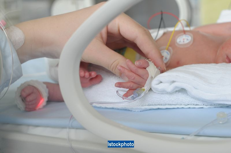 Medicii i-au spus ca nu va fi niciodata mama, insa miracolul s-a produs. Ce greutati are acum de infruntat tanara mamica