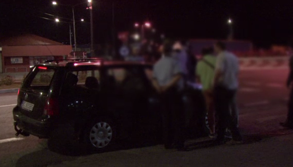 Perchezitii in Vrancea si Bacau la o retea de trafic de droguri de mare risc. Flagrantul organizat intr-o benzinarie