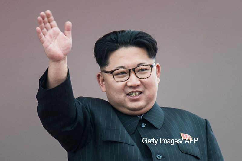 Kim Jong-un a sarbatorit lansarea rachetei balistice intercontinentale. Cum a aparut sotia dictatorului dupa luni de absenta
