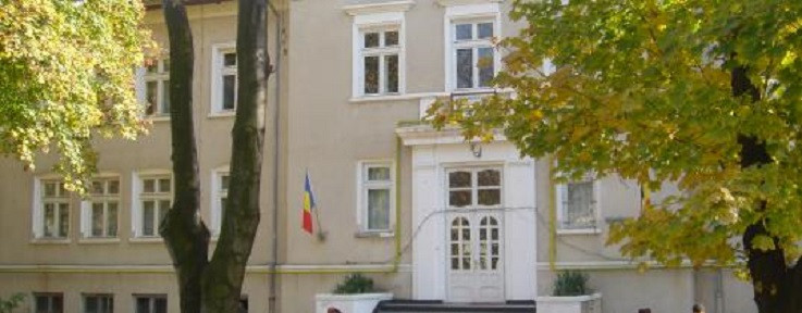 Trei eleve de la un liceu din Barlad au batut-o pe o colega pana au bagat-o in spital. De la ce a pornit conflictul