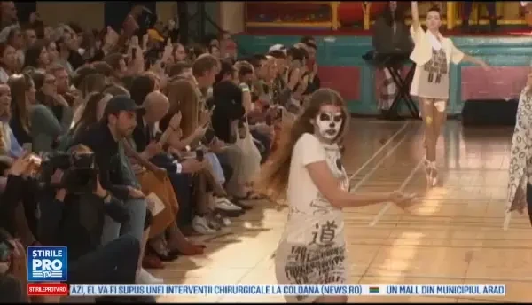 Vivienne Westwood a adus lumea circului in colectia sa unisex, primavara-vara. Ce semnifica mesajul